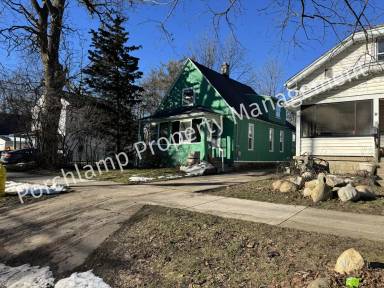 Main picture of 703 Spencer St NE