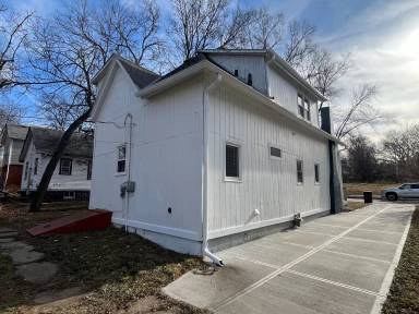 Main picture of 3614 Charles St