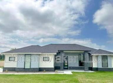 Main picture of 900 Apple Blossom Way