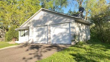 Main picture of 2121 Hallmark Ave N