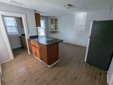 Main picture of 10 Suffield St