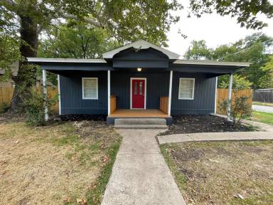 Main picture of 307 N Buffalo Ave