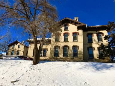 Main picture of 52 N. Crystal - 6