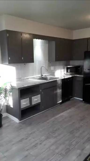 Main picture of 5485 S Elmwood St