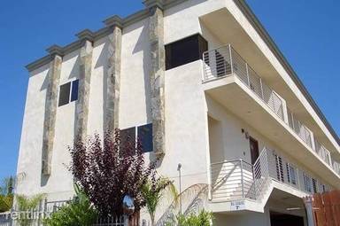 Main picture of 11339 Oxnard St