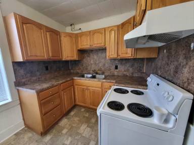 Main picture of 120 Broad St