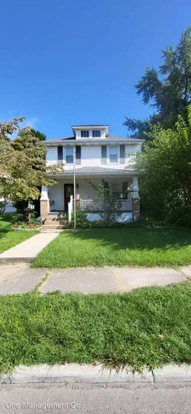 Main picture of 831 E Chestnut St
