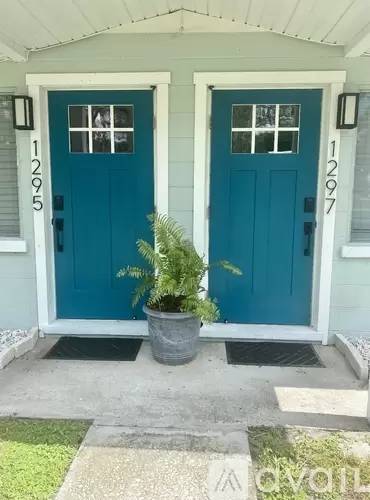 Main picture of 1297 De Soto St