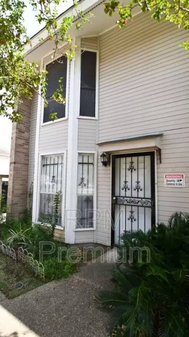 Main picture of 1795 Boulevard de Province