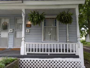 Main picture of 529 Hopson St NE