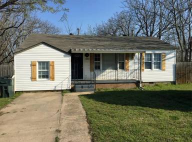 Main picture of 7233 SE 15th St