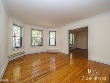 Main picture of 1115 W Oakdale Ave