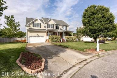 Main picture of 1237 Spruce Ln