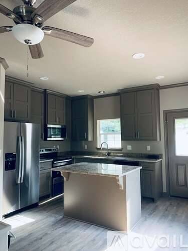 Main picture of 2224 N Moore Ave