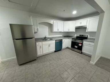 Main picture of 316 E 7th St