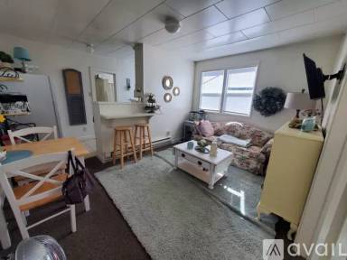 Main picture of 523 W Taylor Ave