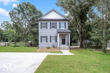 Main picture of 112 Davis St