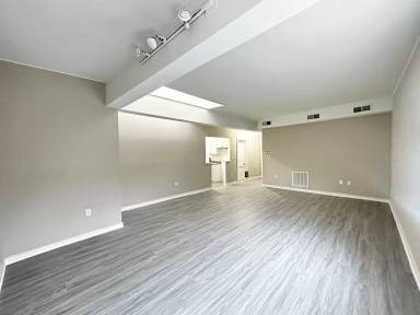 Main picture of 506 W Franklin St