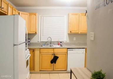 Main picture of 1452 Eason St NW