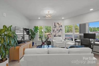 Main picture of 3630 N Davidson St