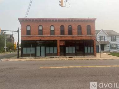 Main picture of 688 Clinton St