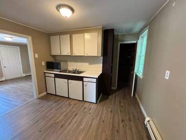 Main picture of 83 College Ave