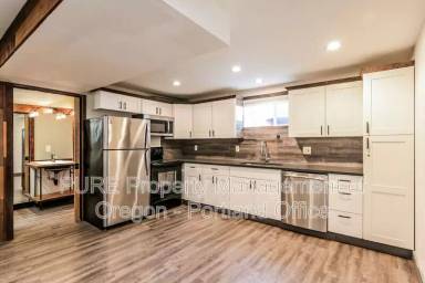 Main picture of 2324 N Watts St