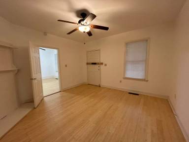 Main picture of 660 Irwin St NE