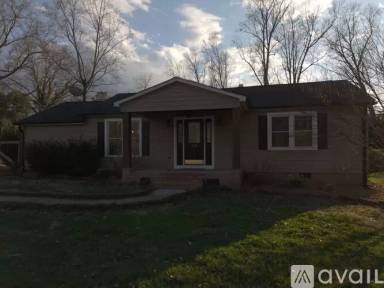 Main picture of 115 Crestview Dr