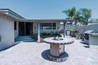 Main picture of 6402-6404 Shane Pl Apartments