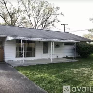 Main picture of 100 Beverly Cir