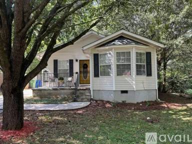Main picture of 901 Winfield Ave SE