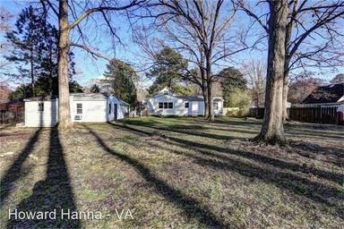 Main picture of 135 Madison Ln N