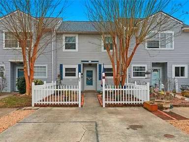 Main picture of 2104 Victoria Ct