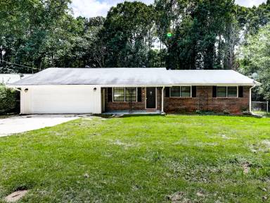 Main picture of 5163 Suggs St