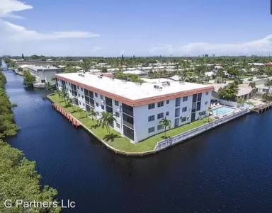 Main picture of 1400 NE 53rd Ct