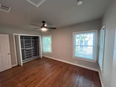 Main picture of 2215 Lee Hall