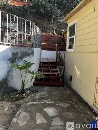 Main picture of 3585 Union St