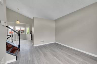 Main picture of 7732 Middle Bay Way