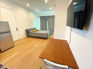 Main picture of 1053 Palms Blvd