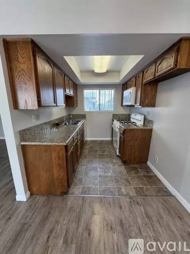 Main picture of 515 E Elmwood Ave