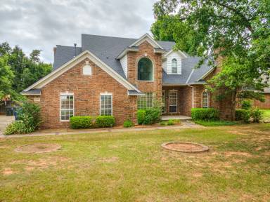 Main picture of 1104 Fox Lake Ln