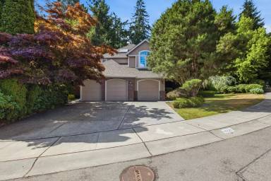 Main picture of 16323 NE 50th Way