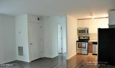 Main picture of 925 W Carmen Ave