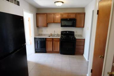 Main picture of 211 Eisenhower Dr