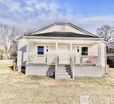 Main picture of 611 S Edwards St