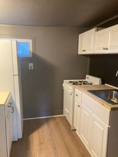 Main picture of 1031 S Washington St