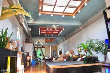 Main picture of 1621 N Humboldt Blvd