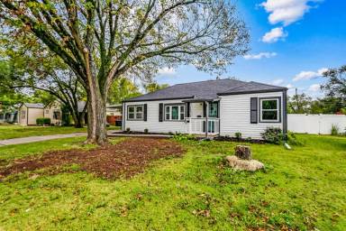 Main picture of 1608 Dearborn St