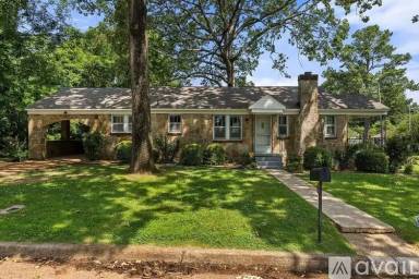 Main picture of 202 Seymore Ave